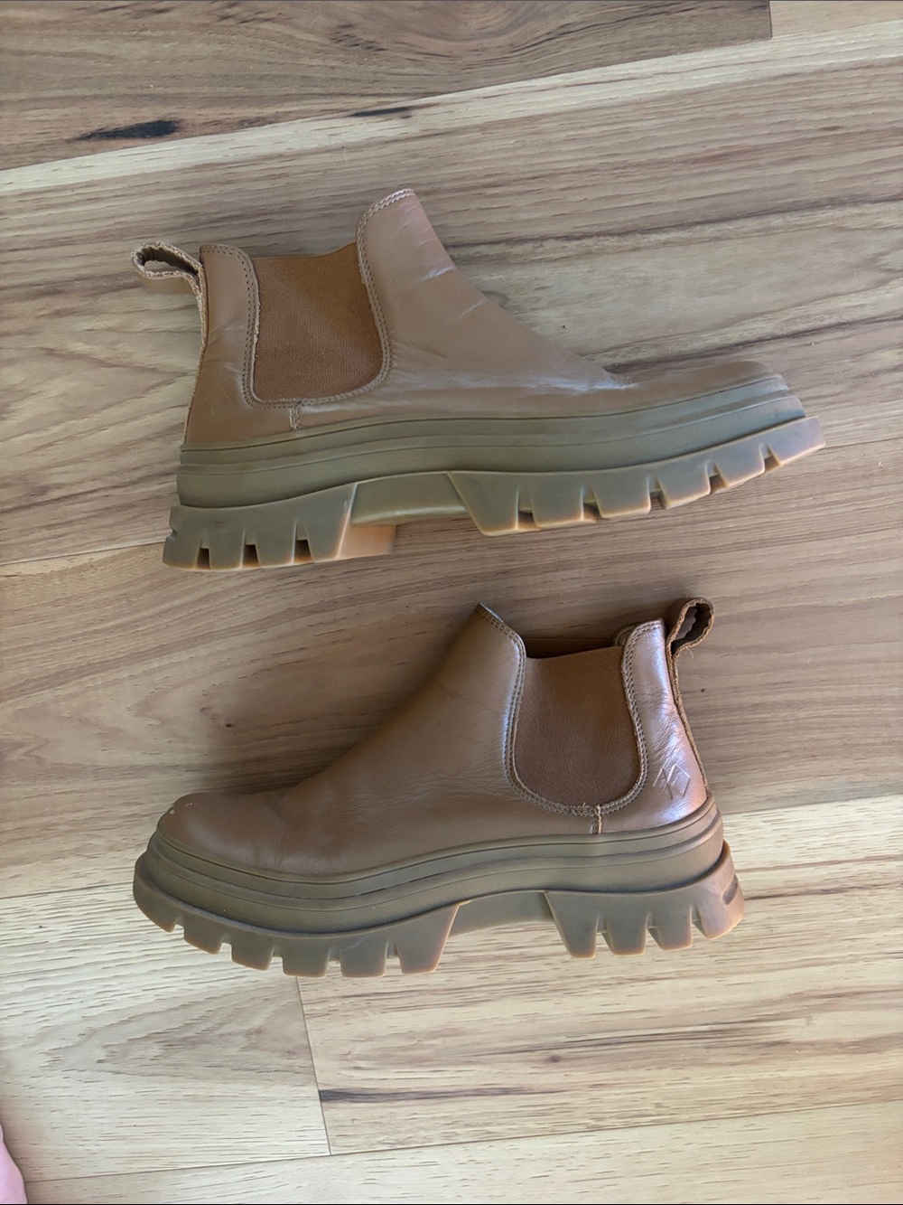KOIO Tan Leather Lug Chelsea Boot